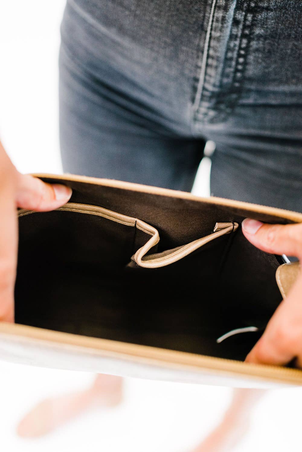Alexa Oversized Travel Clutch: Mauve
