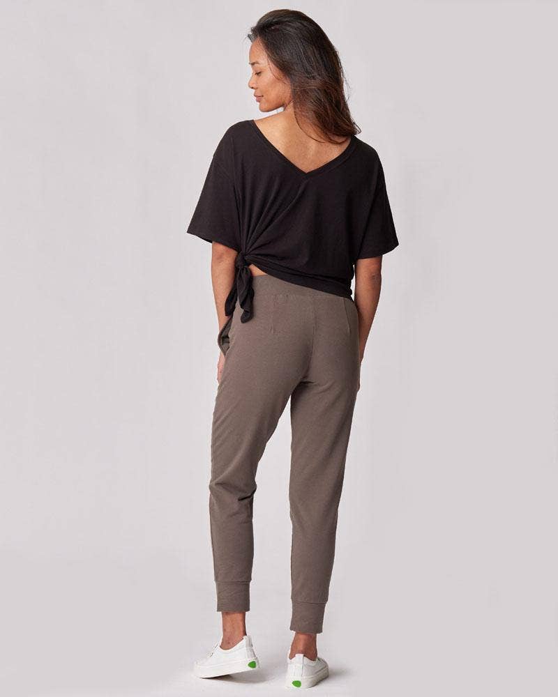 Everywhere V-Neck Tee - Black